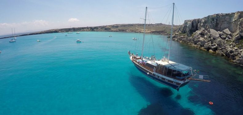 Alla scoperta di Favignana e Levanzo in Caicco